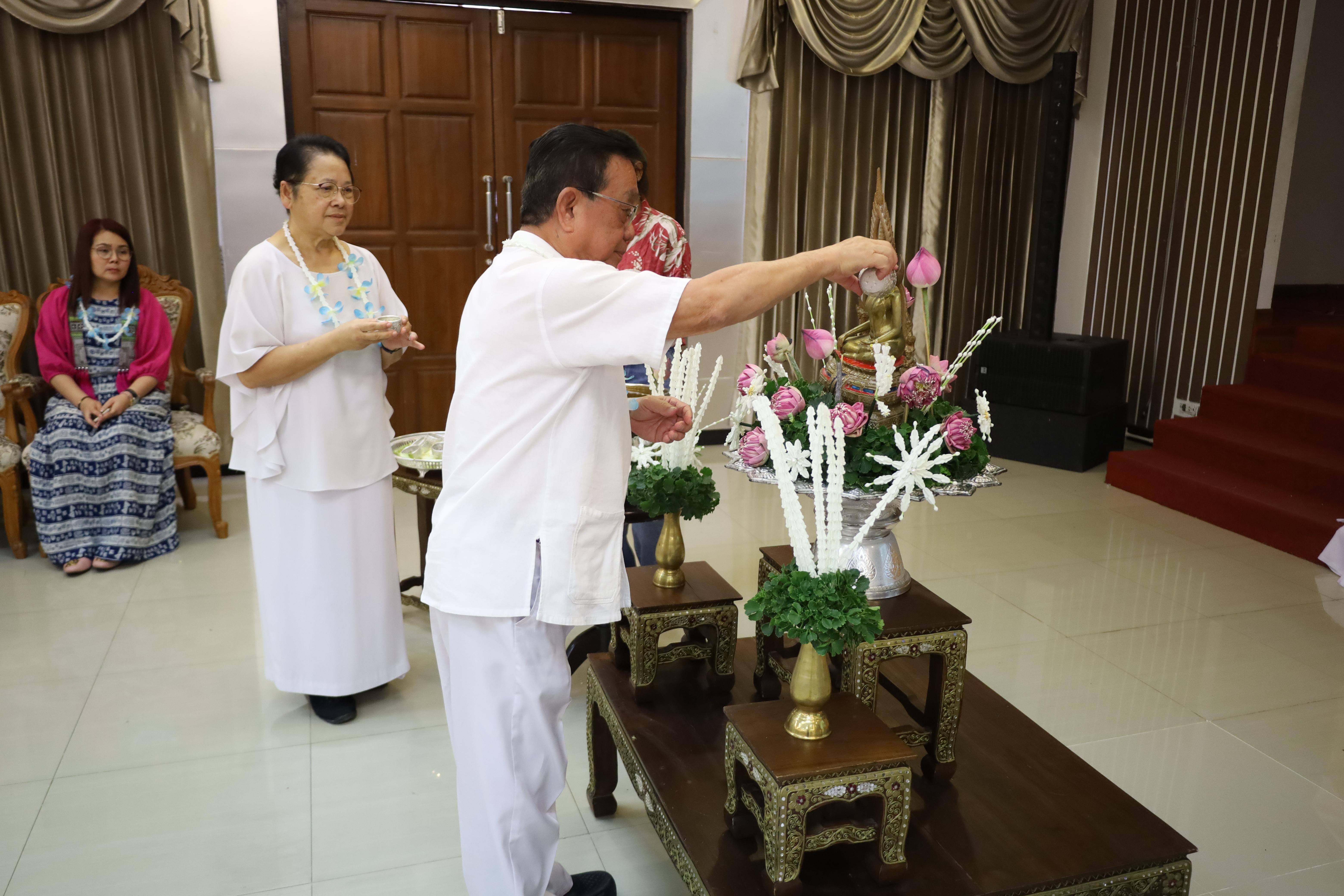 258. วันที่ 26 เมษายน 2568 สาขาการบริหารการศึกษา ได้จัดกิจกรรมรดน้ำดำหัวคณาจารย์ระดับบัณฑิตศึกษา ประจำสาขาการบริหารการศึกษา ณ ห้องประชุมครุร่มสัก 1 ชั้น 3 อาคารคณะครุศาสตร์